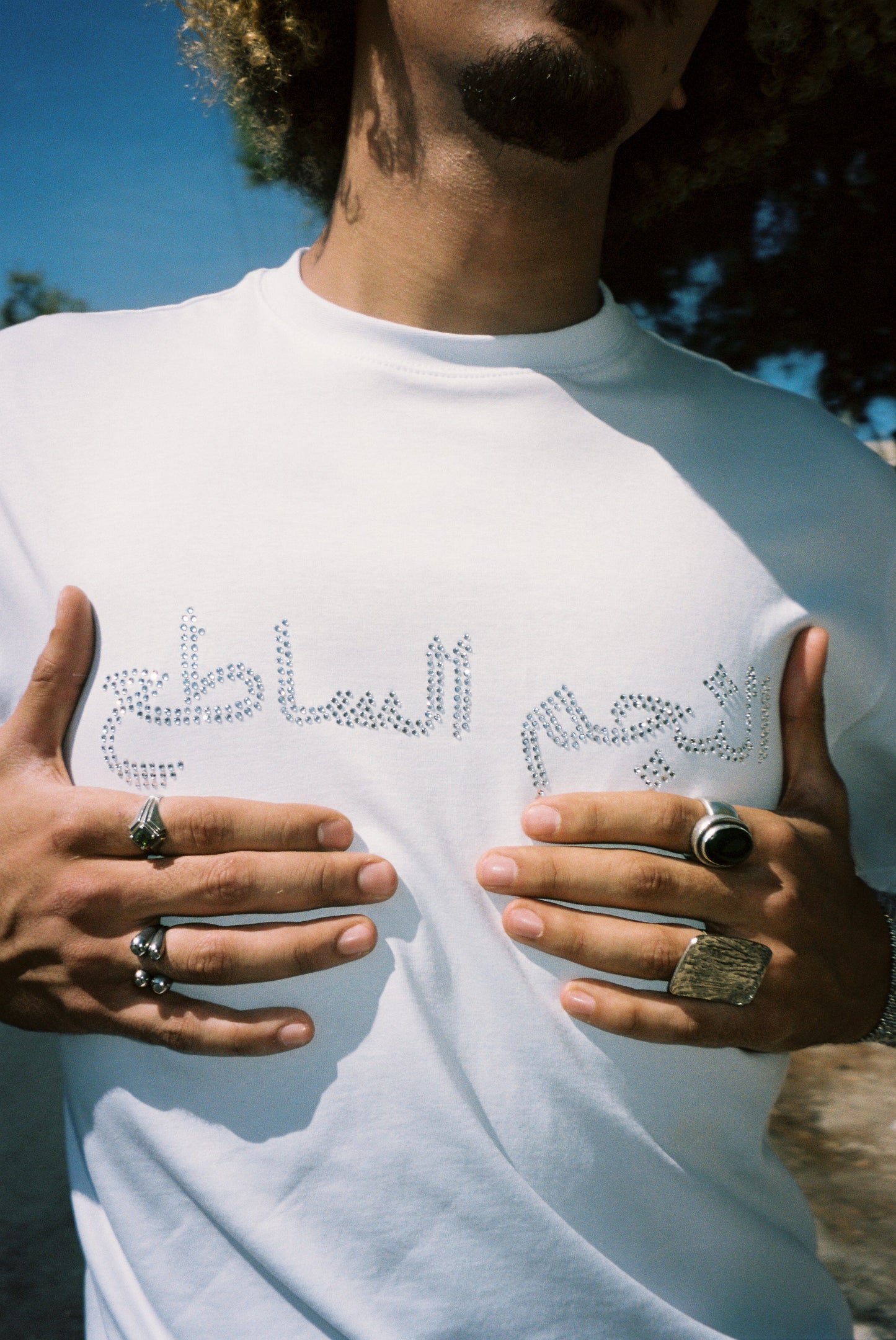 “النجم الساطع / BLAZING STAR” RHINESTONE T-SHIRT